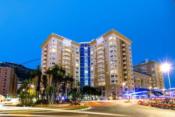 Central One Bed Apartment, Sleeps 4 With Roof Top Pool. גיברלטר מראה חיצוני תמונה